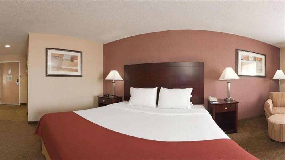 Holiday Inn Express Hotel & Suites Cincinnati-North/Sharonville Extérieur photo