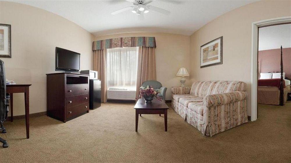 Holiday Inn Express Hotel & Suites Cincinnati-North/Sharonville Extérieur photo