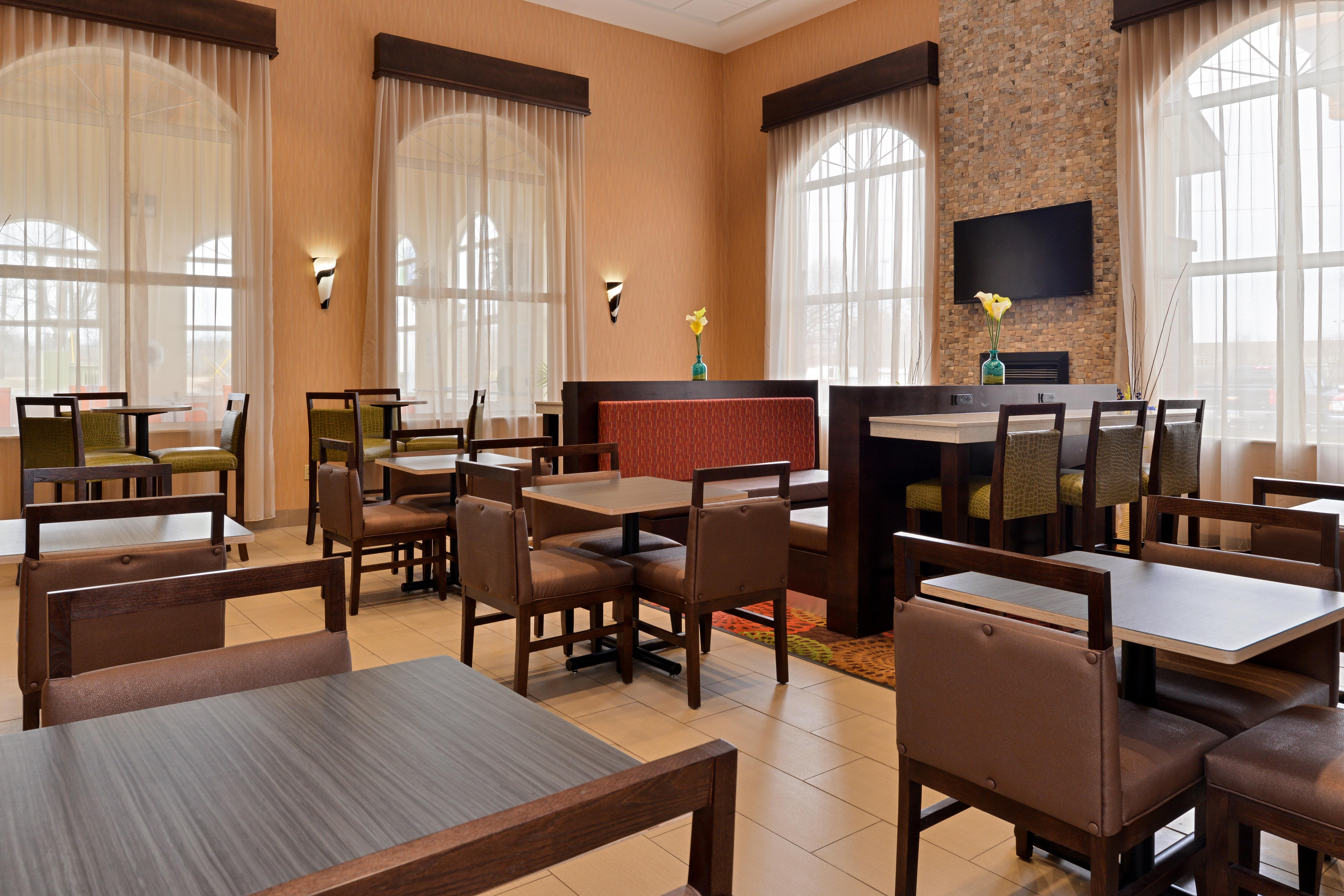 Holiday Inn Express Hotel & Suites Cincinnati-North/Sharonville Extérieur photo