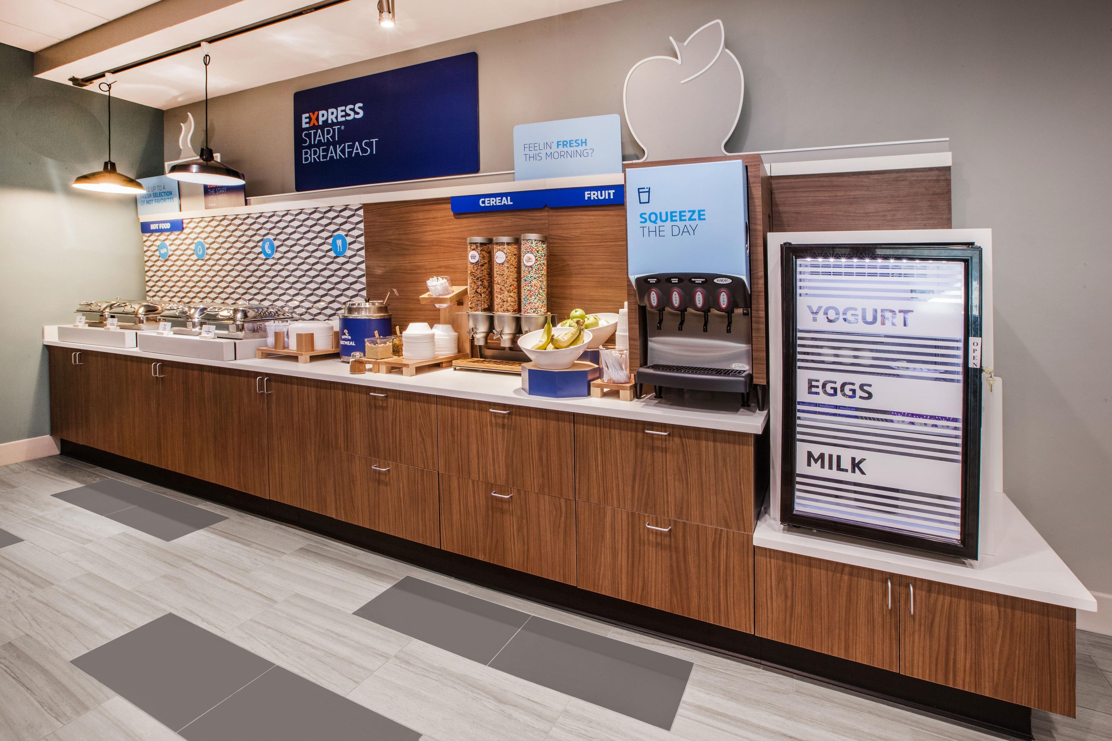 Holiday Inn Express Hotel & Suites Cincinnati-North/Sharonville Extérieur photo