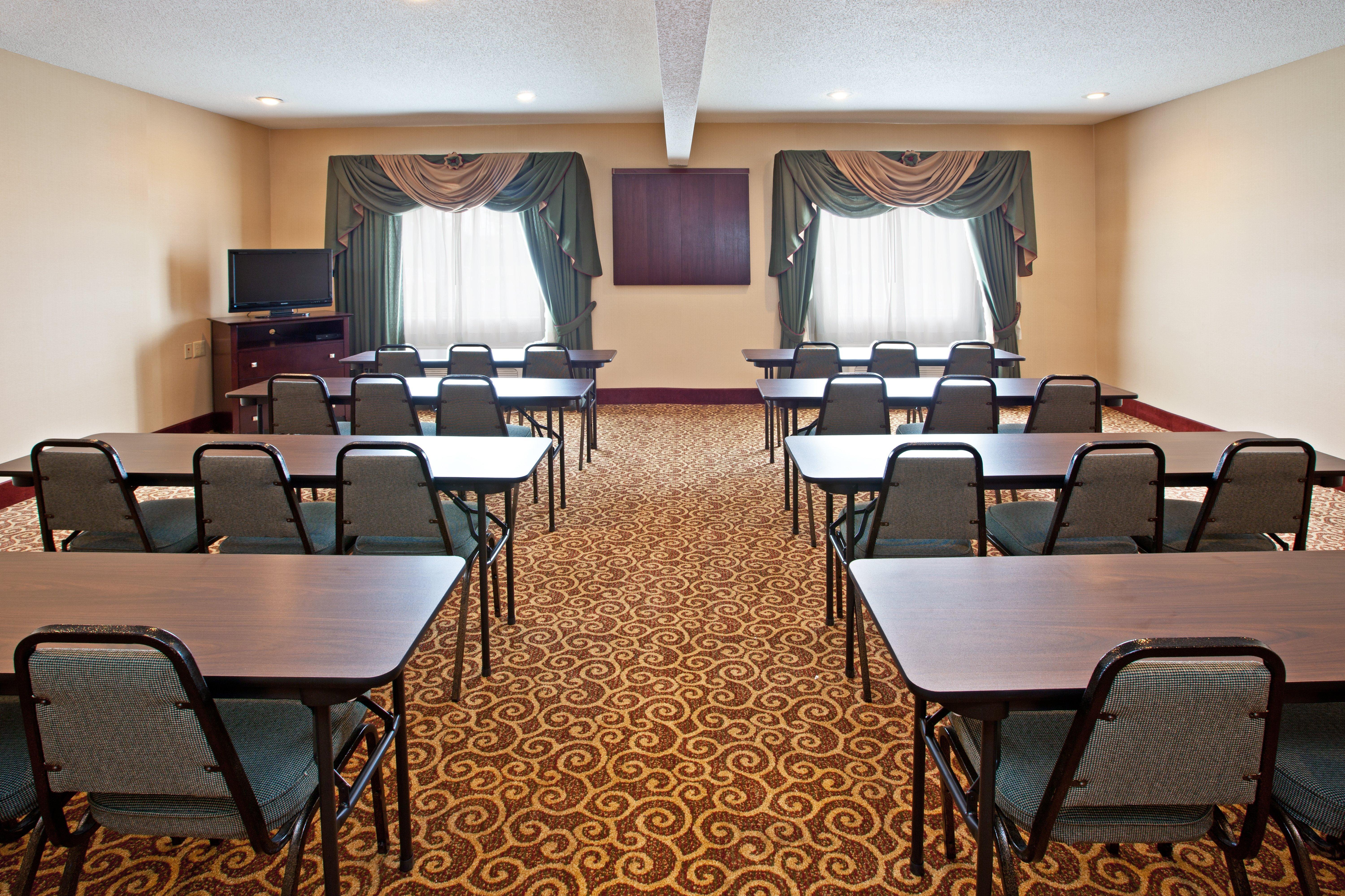 Holiday Inn Express Hotel & Suites Cincinnati-North/Sharonville Extérieur photo