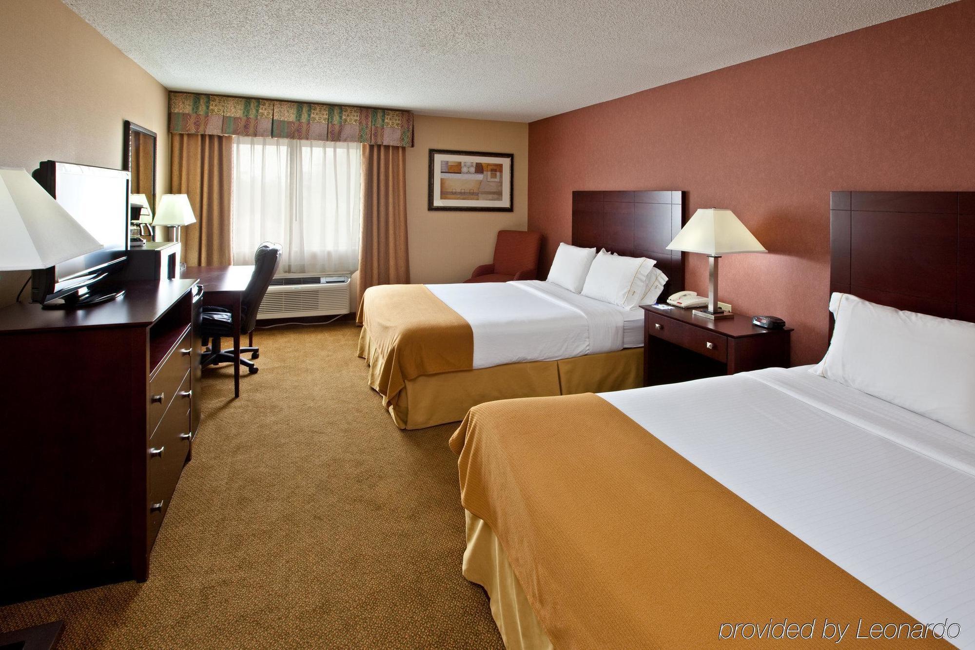 Holiday Inn Express Hotel & Suites Cincinnati-North/Sharonville Chambre photo