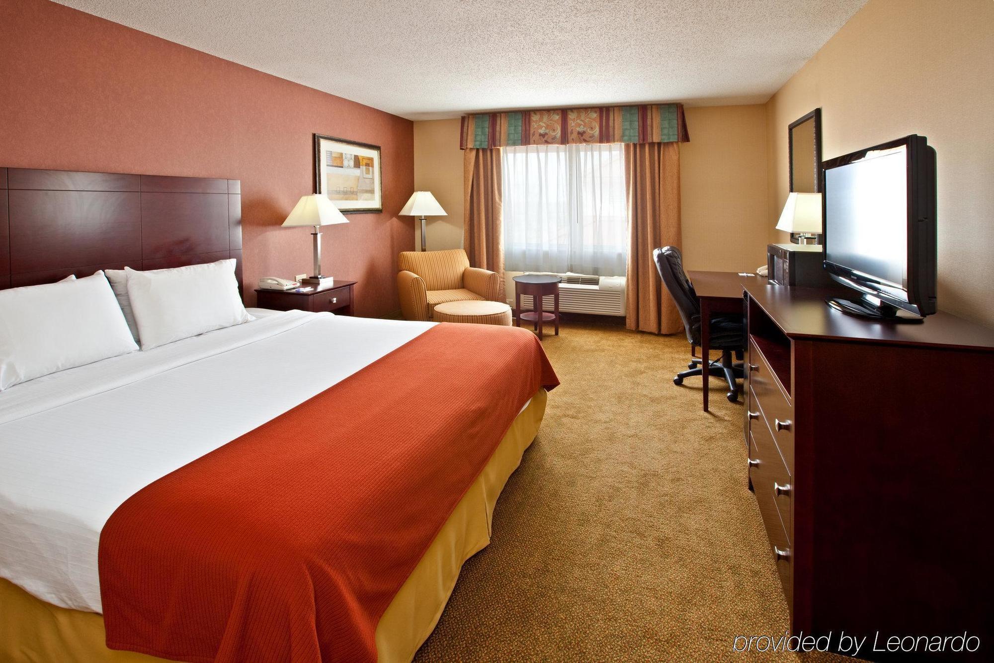 Holiday Inn Express Hotel & Suites Cincinnati-North/Sharonville Extérieur photo