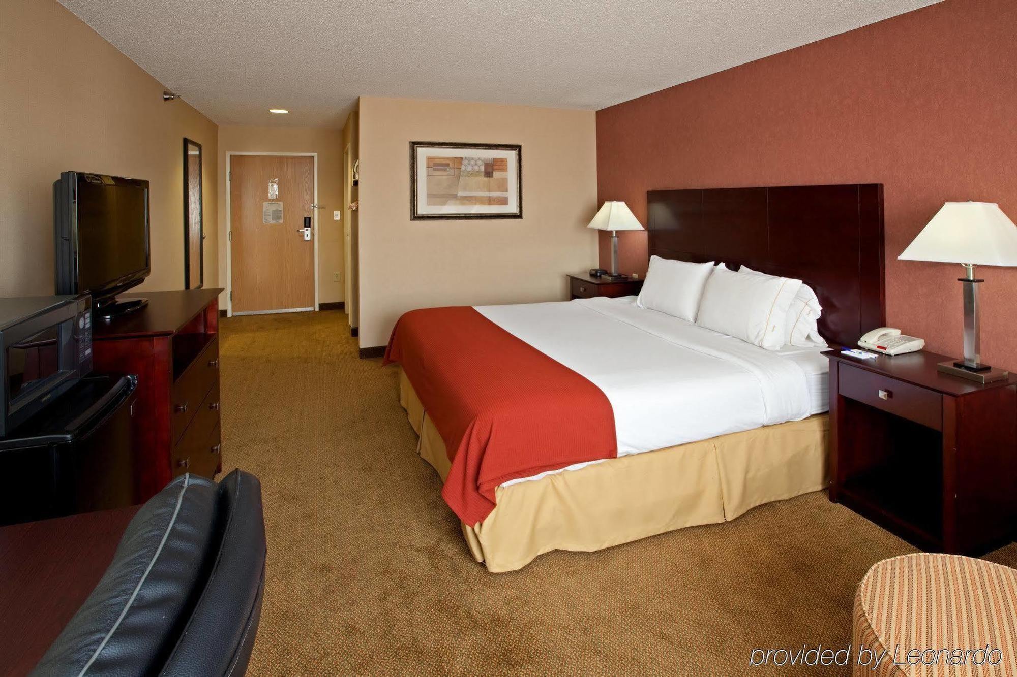 Holiday Inn Express Hotel & Suites Cincinnati-North/Sharonville Extérieur photo