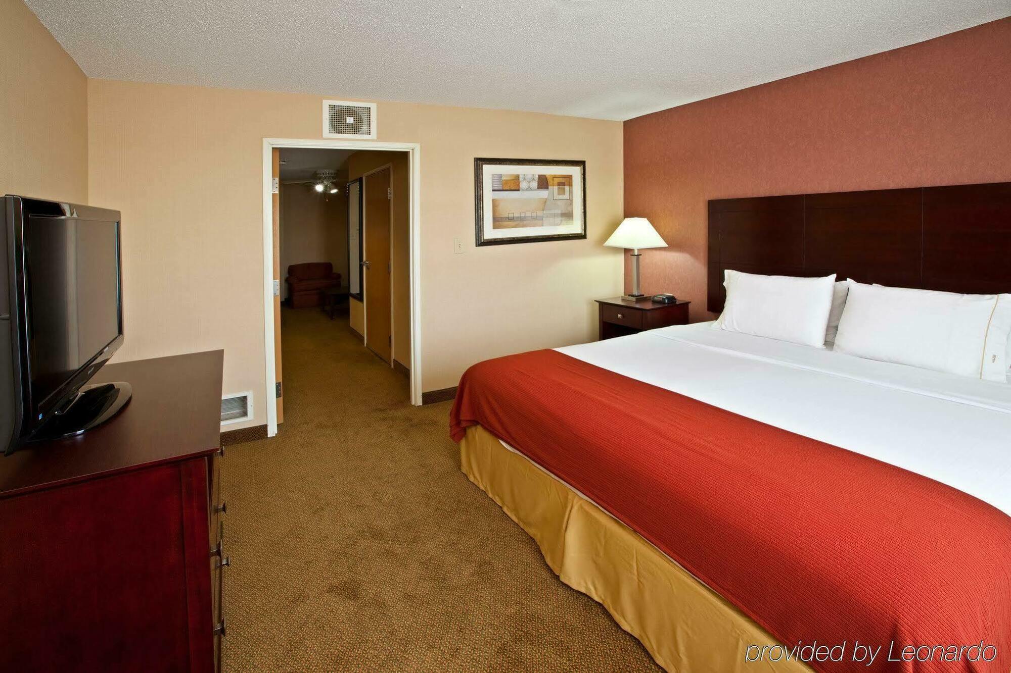 Holiday Inn Express Hotel & Suites Cincinnati-North/Sharonville Extérieur photo